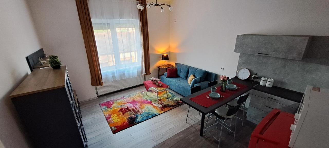Apartmán Napraforgo Apartman Segedín Exteriér fotografie